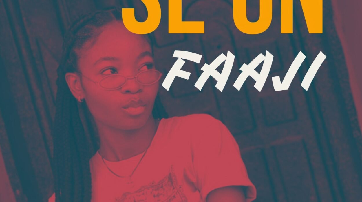 Blue Fashion Summer Capsule YouTube Thumbnail 2