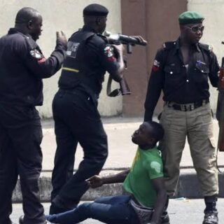 #COVID19 : Man shot dead by Police in Aba Over #LockDown order 26 images