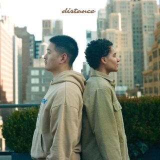Sofie & Matthew James Hemmer let sparks fly on new song ‘Distance’ 22 Distance SM